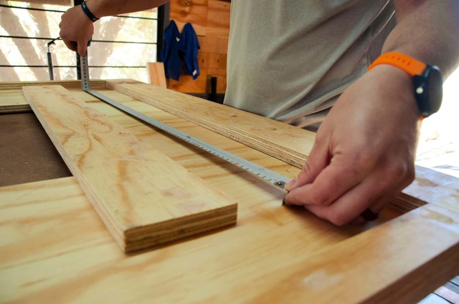 bricolage de pièces en bois